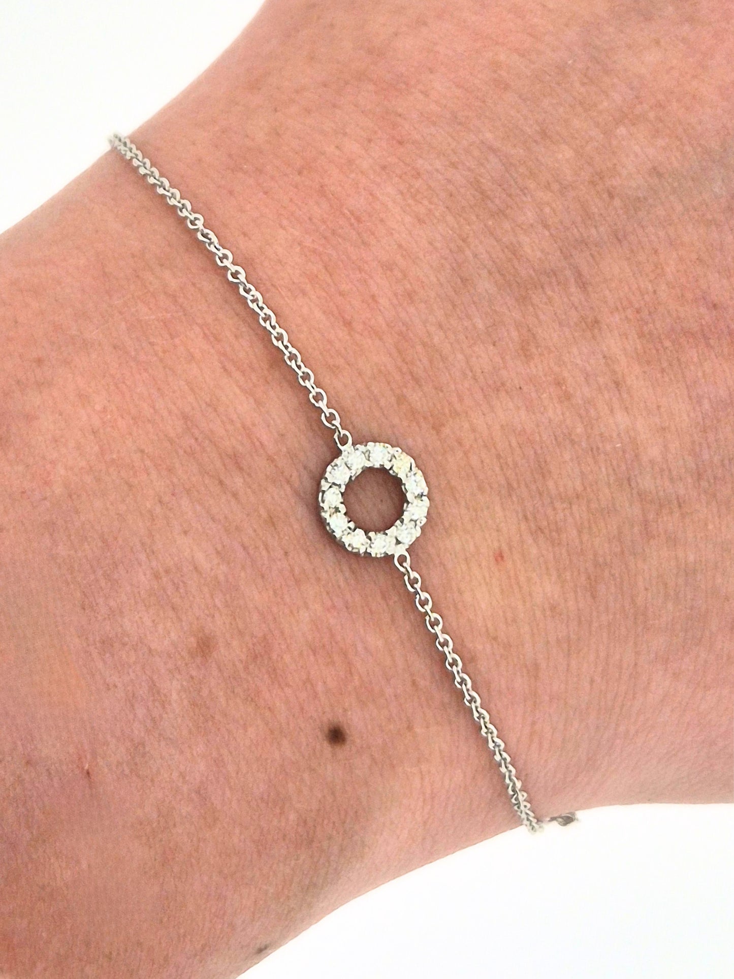 9ct White Gold and Diamond Circle Bracelet