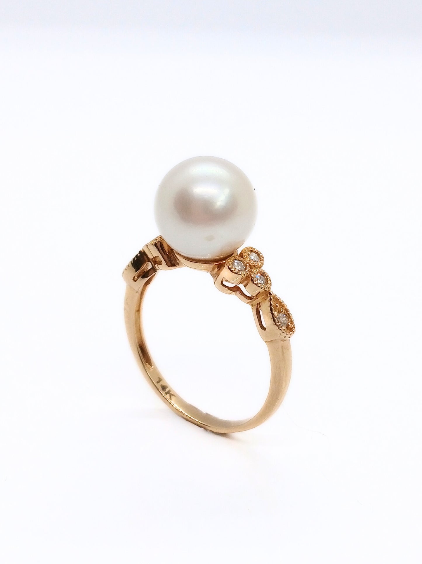 14ct Yellow Gold South Sea Pearl and Diamond Ring