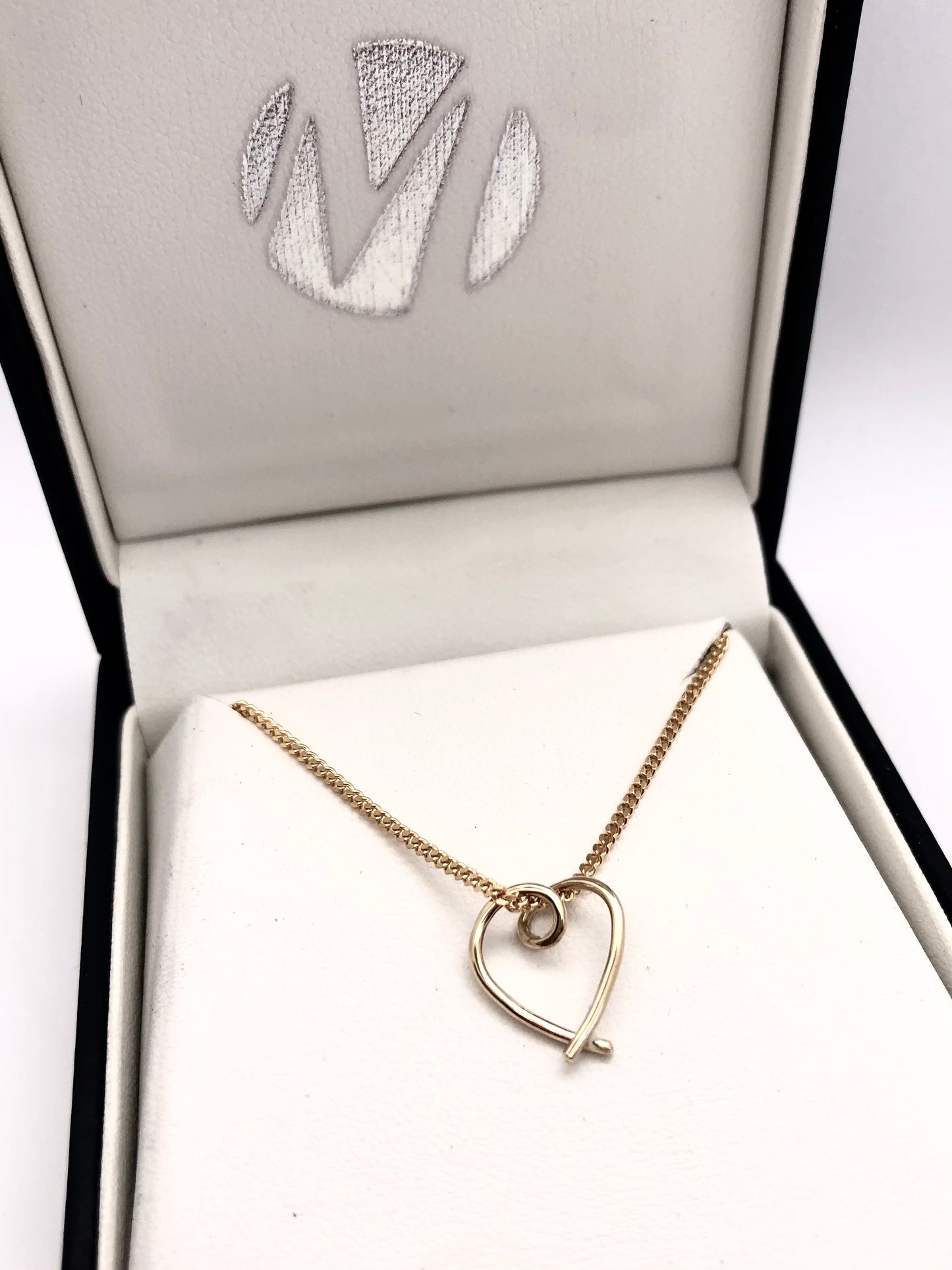 9ct Gold Curl Heart and Chain